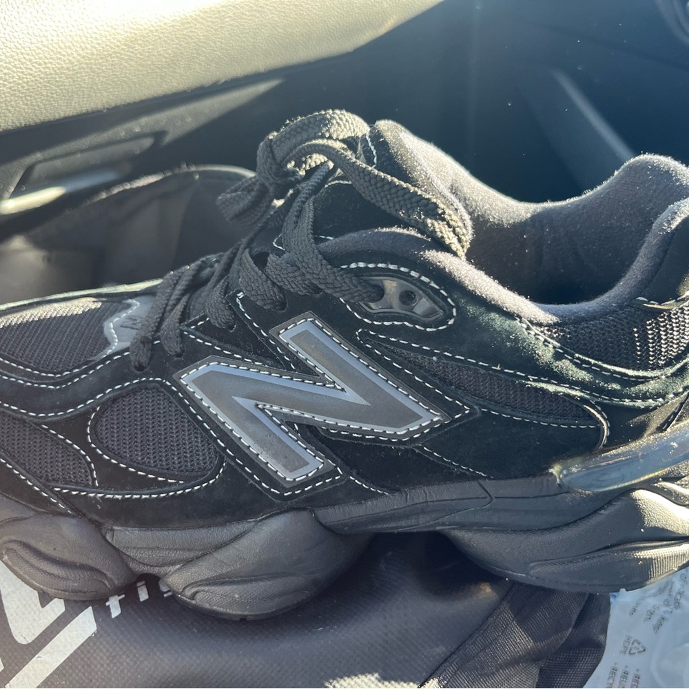 New Balance Black Sneakers
